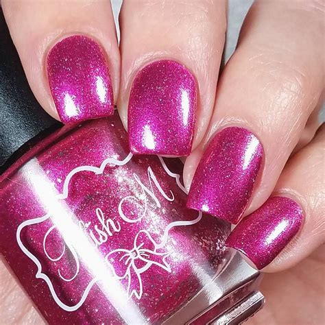 Turning Heads with Mesmerizing Magic Nail Designs